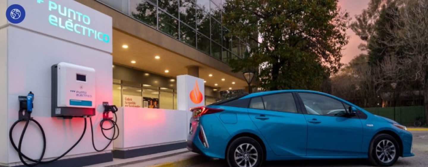 Santander e YPF instalan su primer punto de carga eléctrica rápida de vehículos
