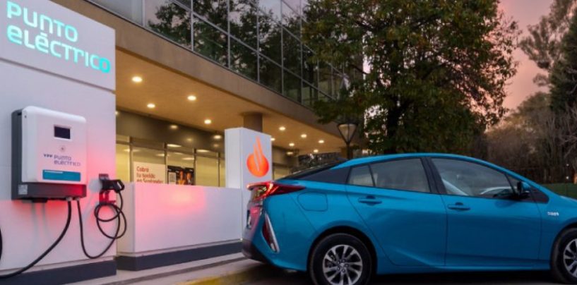 Santander e YPF instalan su primer punto de carga eléctrica rápida de vehículos